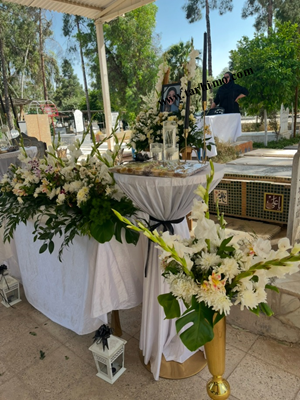 Funeral memorial table1