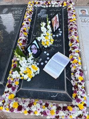 Luxury tomb flower arrangement1